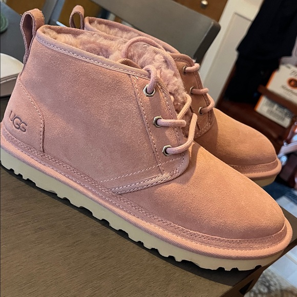 UGG WOMEN NEUMEL PINK CLOUD SHEARLING SUEDE SHOE US 8 NWOB - Picture 1 of 8